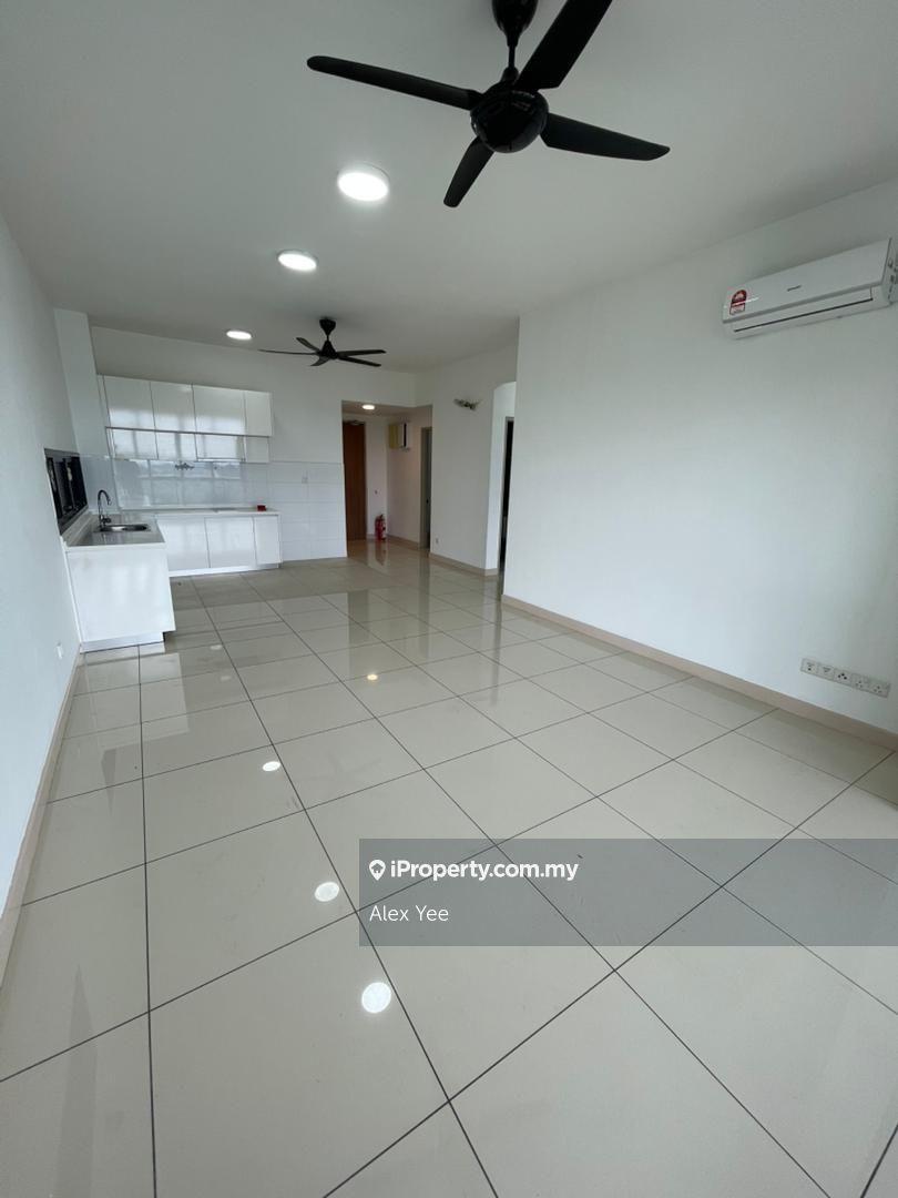Well maintain unit, good condition, partly furnish, close to kingsley