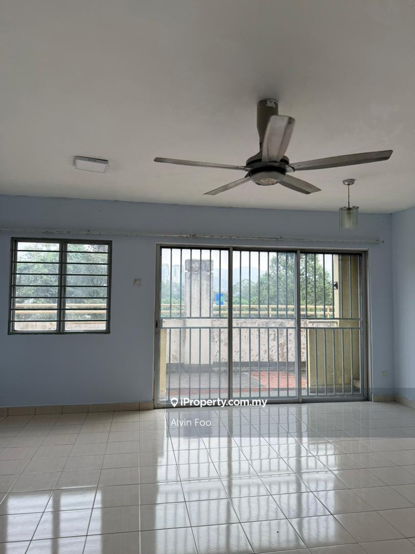 Easy access to Jalan Ipoh & Latar Highway