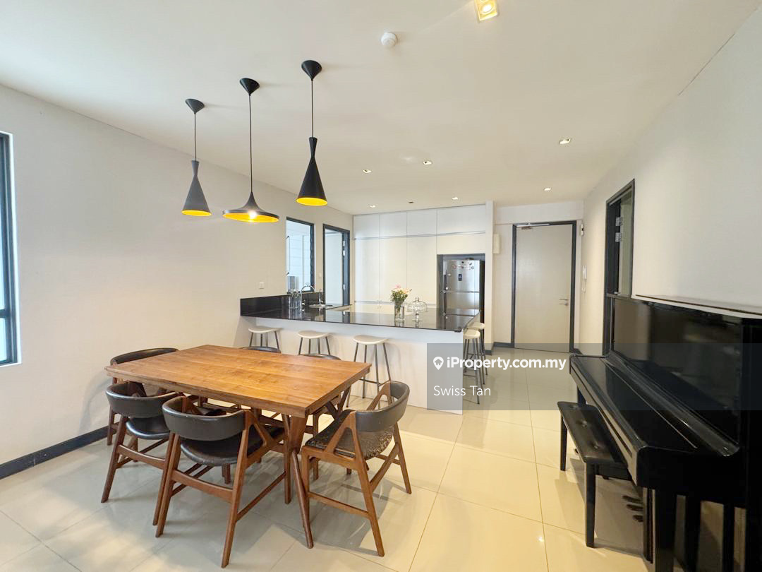 Renovated Pool View Home
