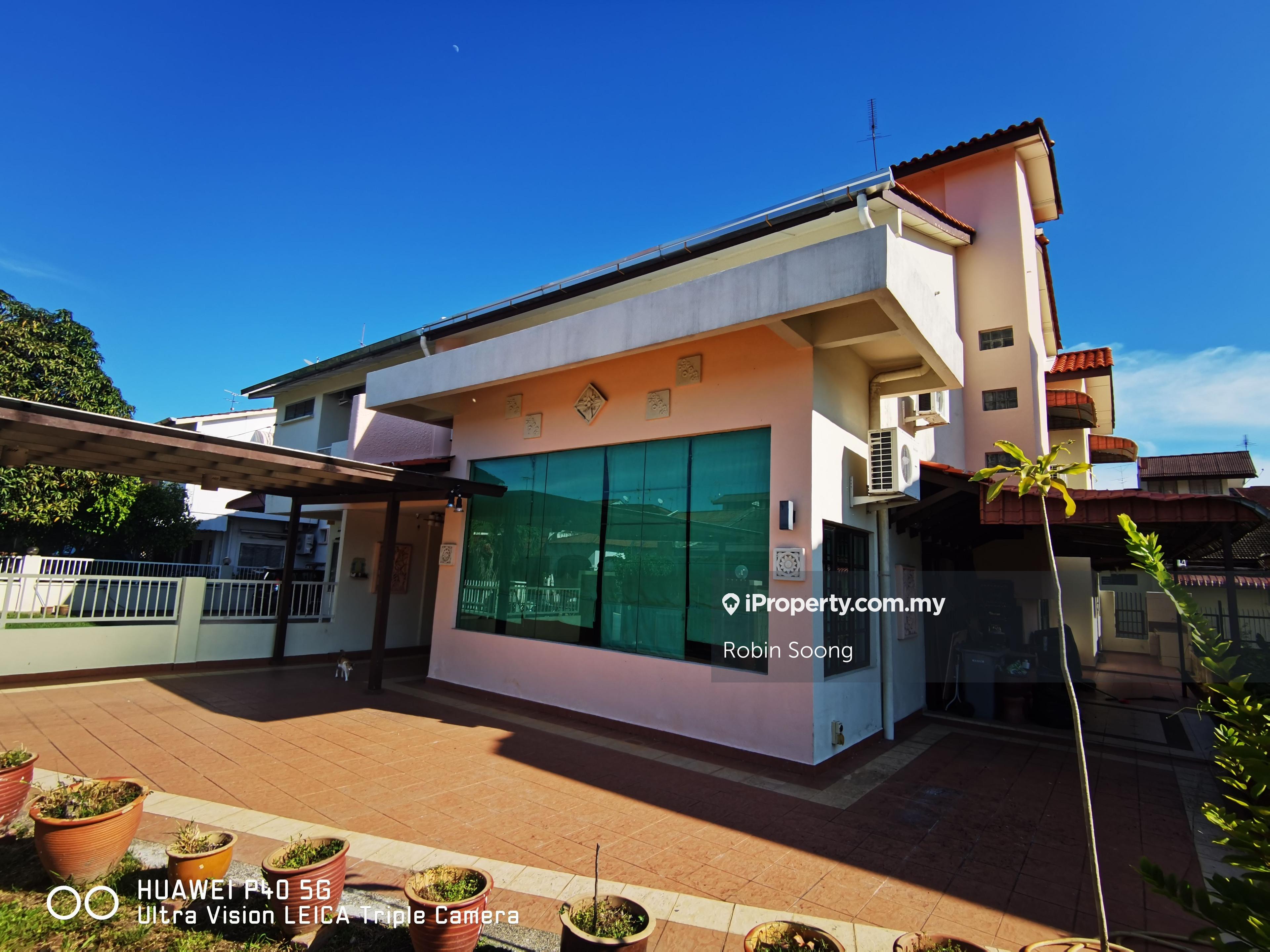 Semi-D house for Sale