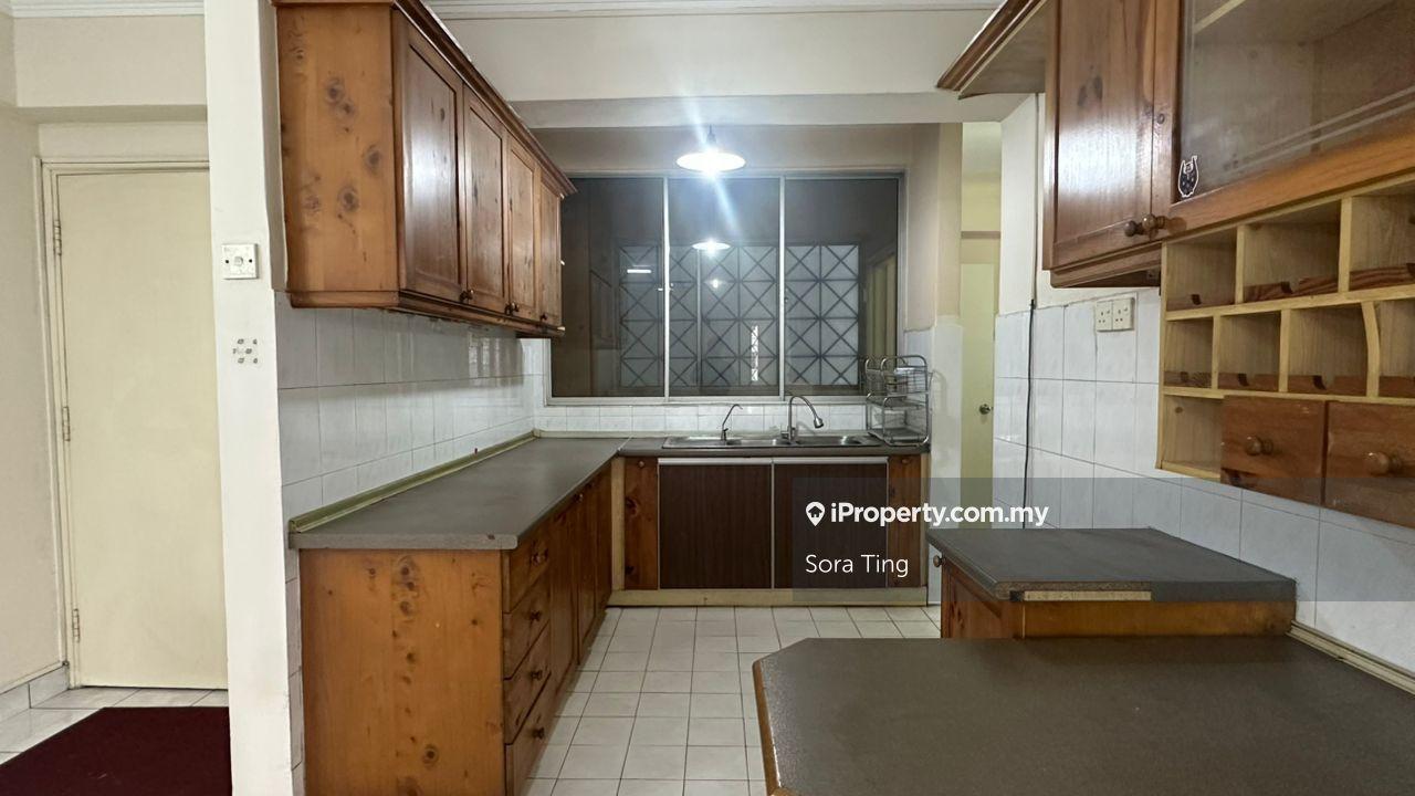 Condo Kelana D'Putera Near Paradigm Mall Lembah Subang Kelana Jaya LRT