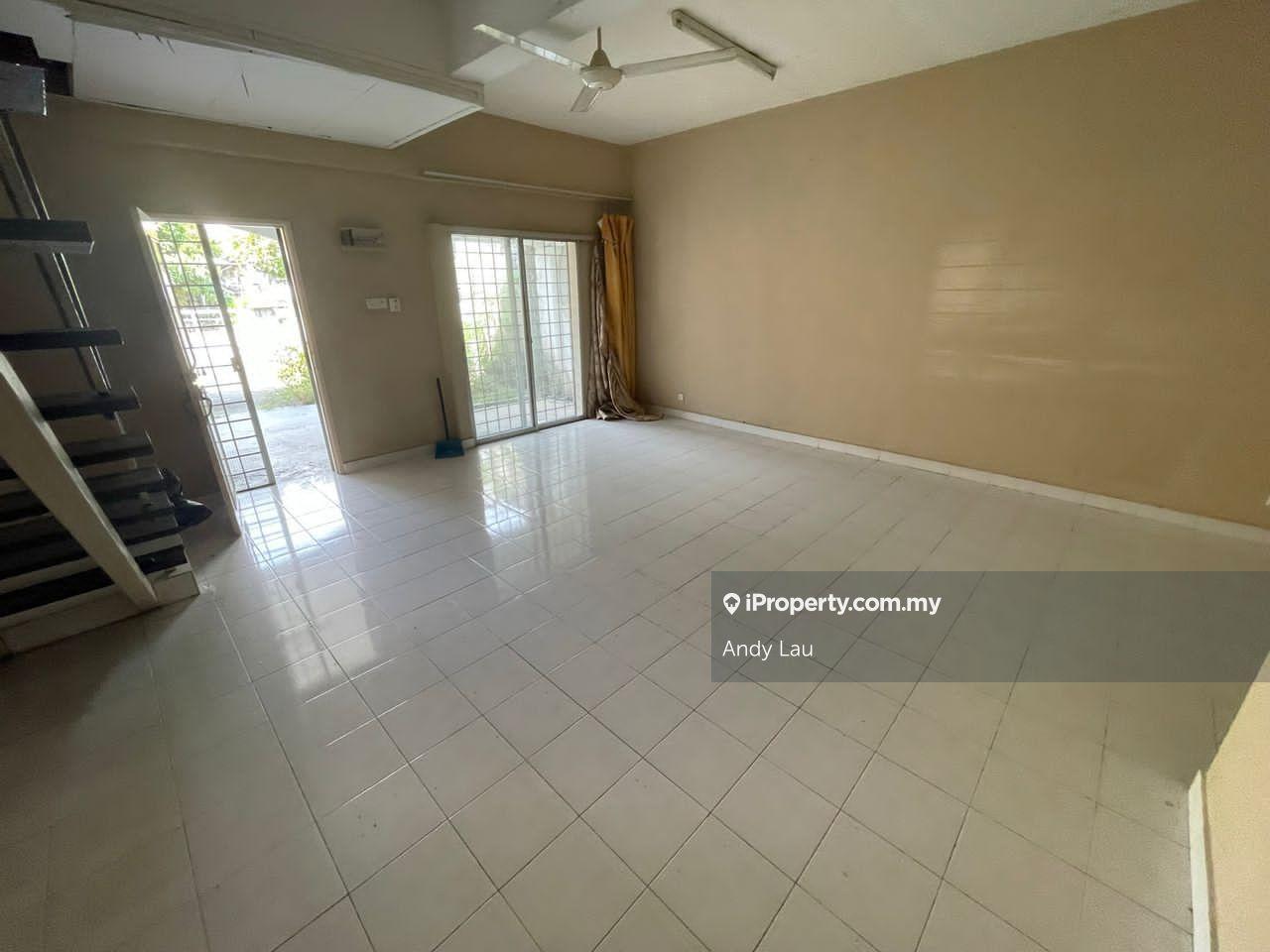Below market two storey putra perdana 340k full loan and booking 100