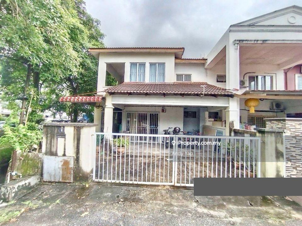 Corner lot below market in garing utama call Andy for vewing 