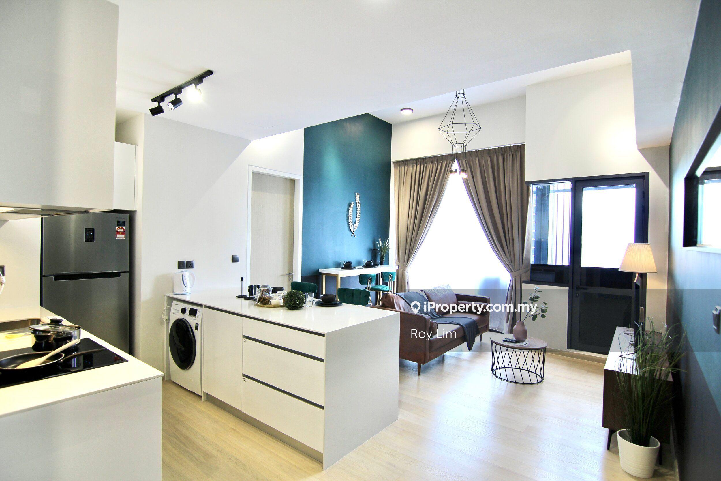 Luxury living in KLCC (Call for more info)