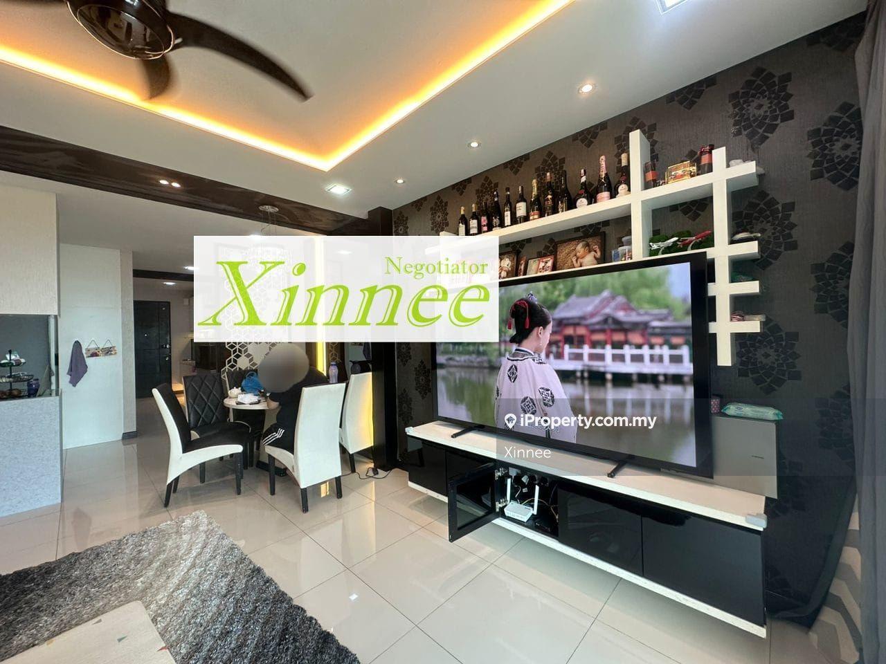 Nicely Renovated Vertiq 1087sf Move In Condition Sea View
