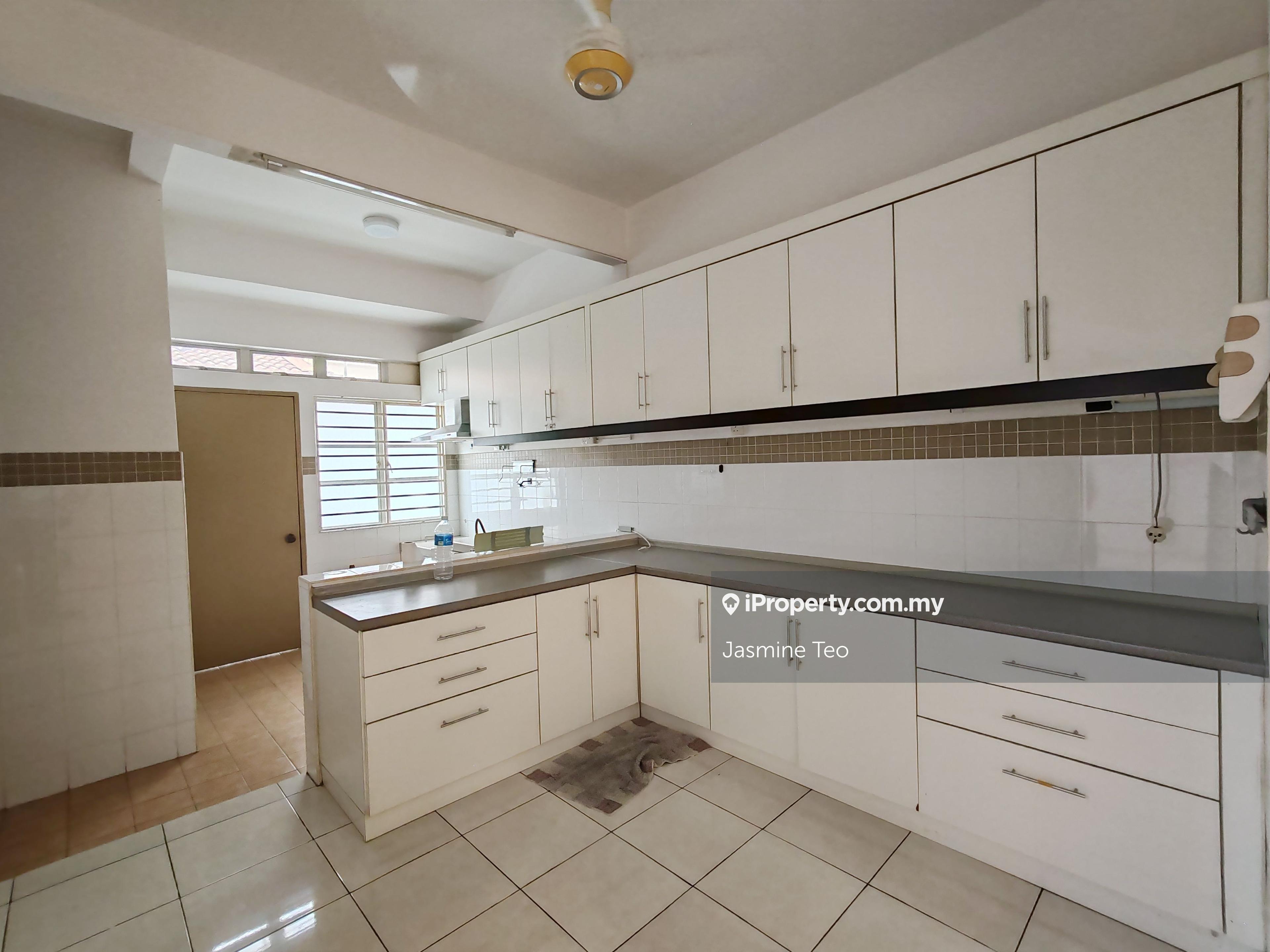 Partly furnished 2-storey Superlink 24x70 for rent at Setia Damai 15