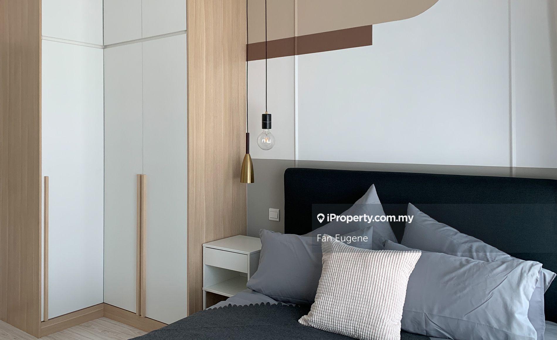 Ready move in, beside ioi city mall & shop, free furnished & reno