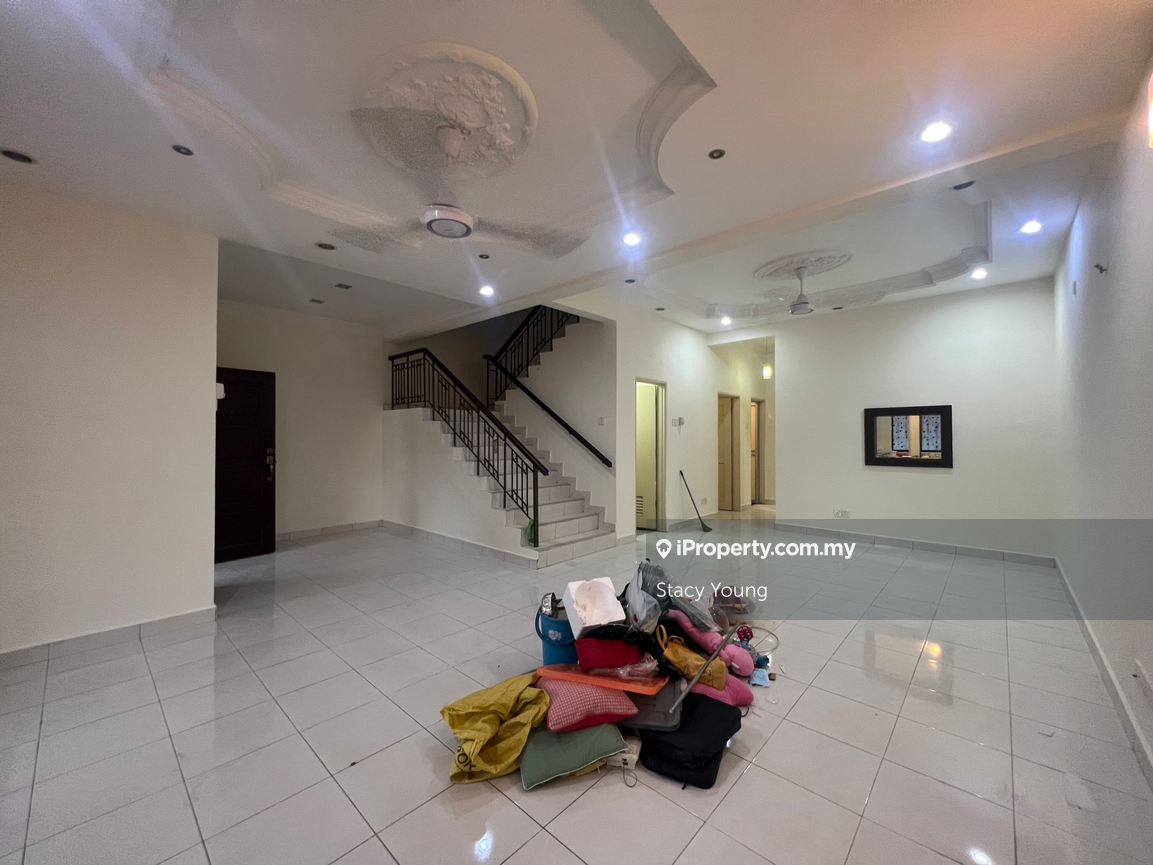 Super cheap freehold spacious superlink