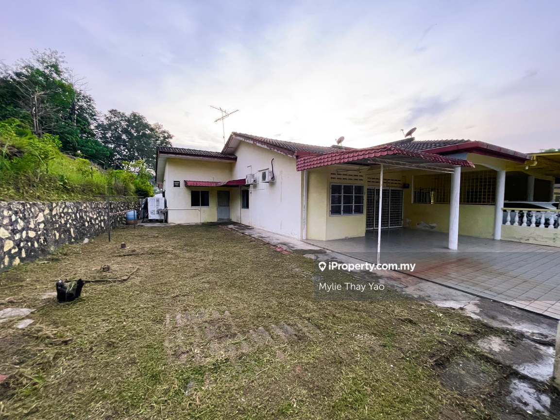 Single storey corner for sale