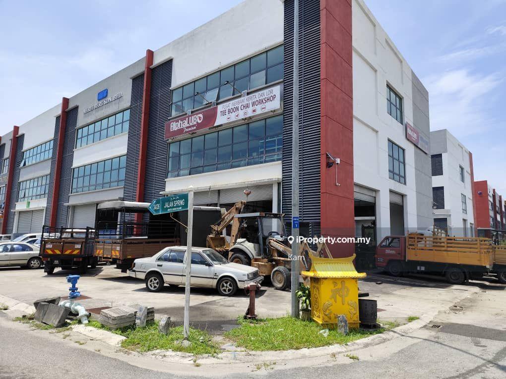 2.5 Storey Terrace factory for sale at Bukit Kemuning, Seksyen 34