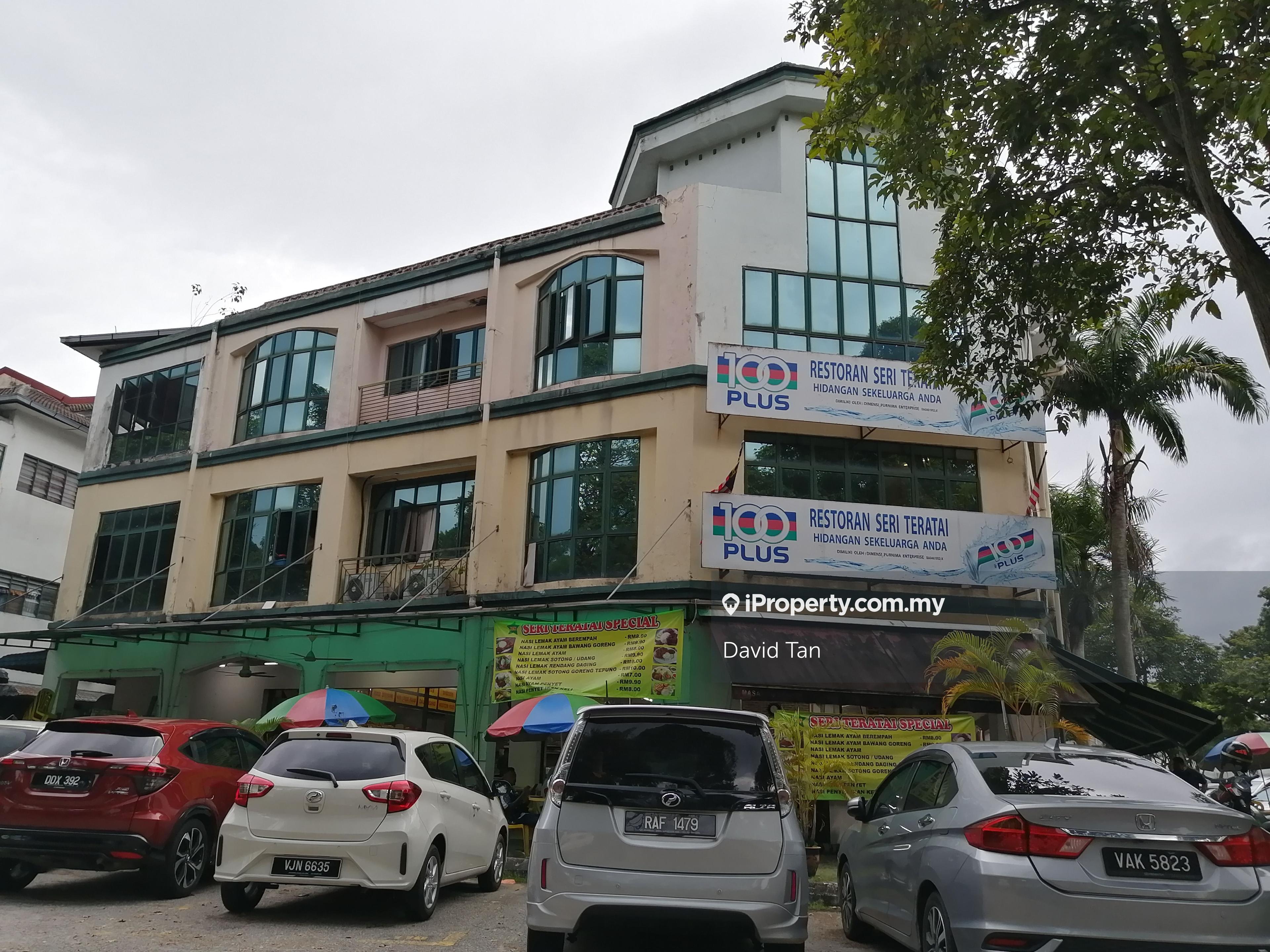 Freehold, facing main road