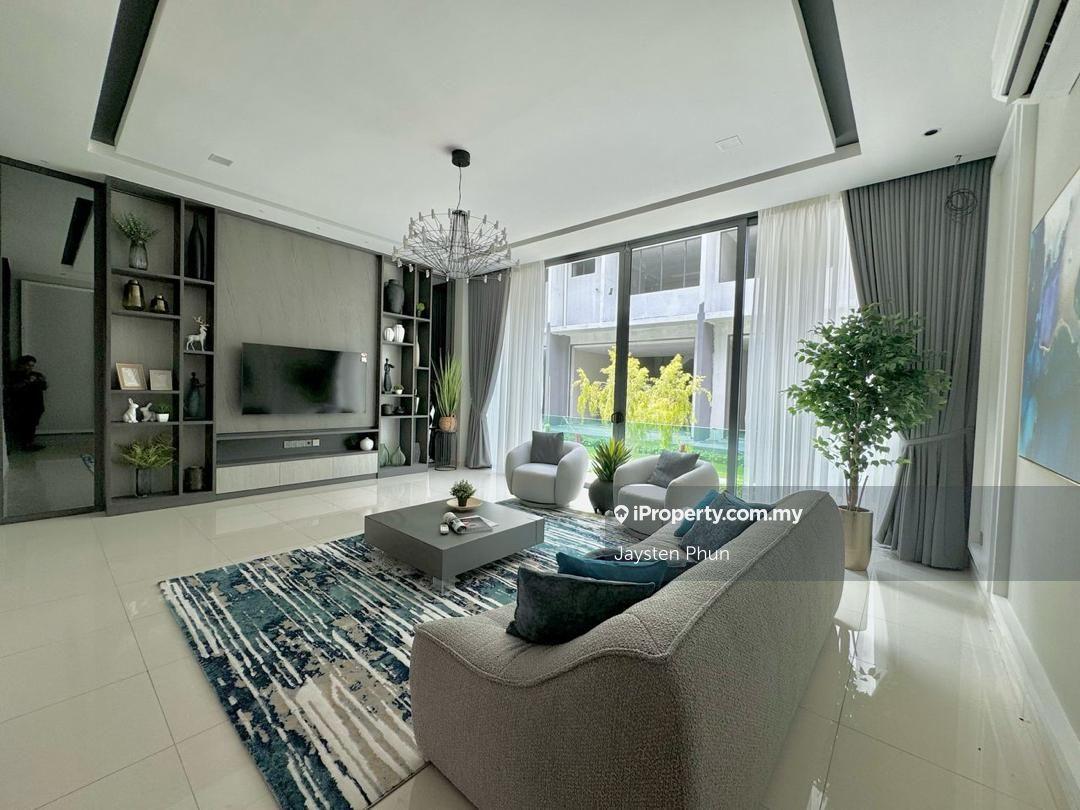 Puchong 3 Sty Big landed 22x85 3900 sf