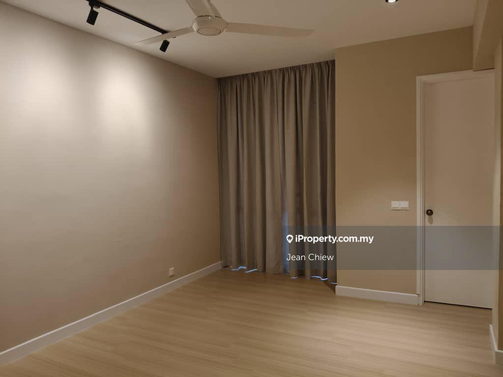 Newly refurbished unit for rent
