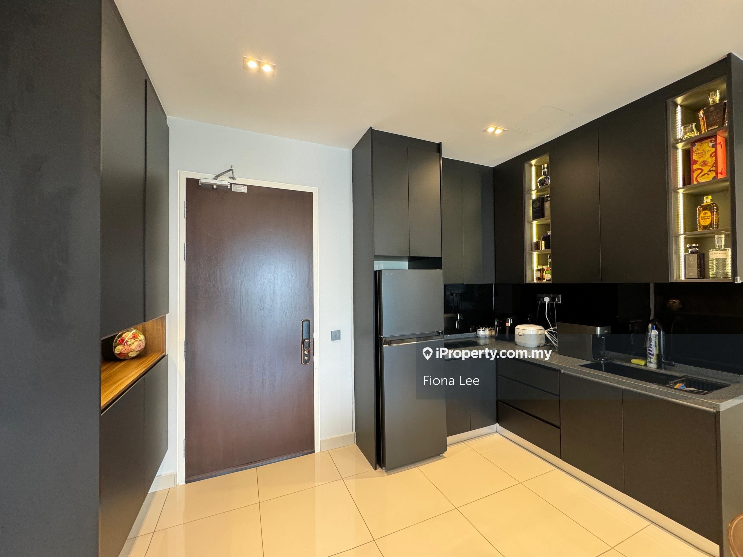 Many units on hand parque specialist