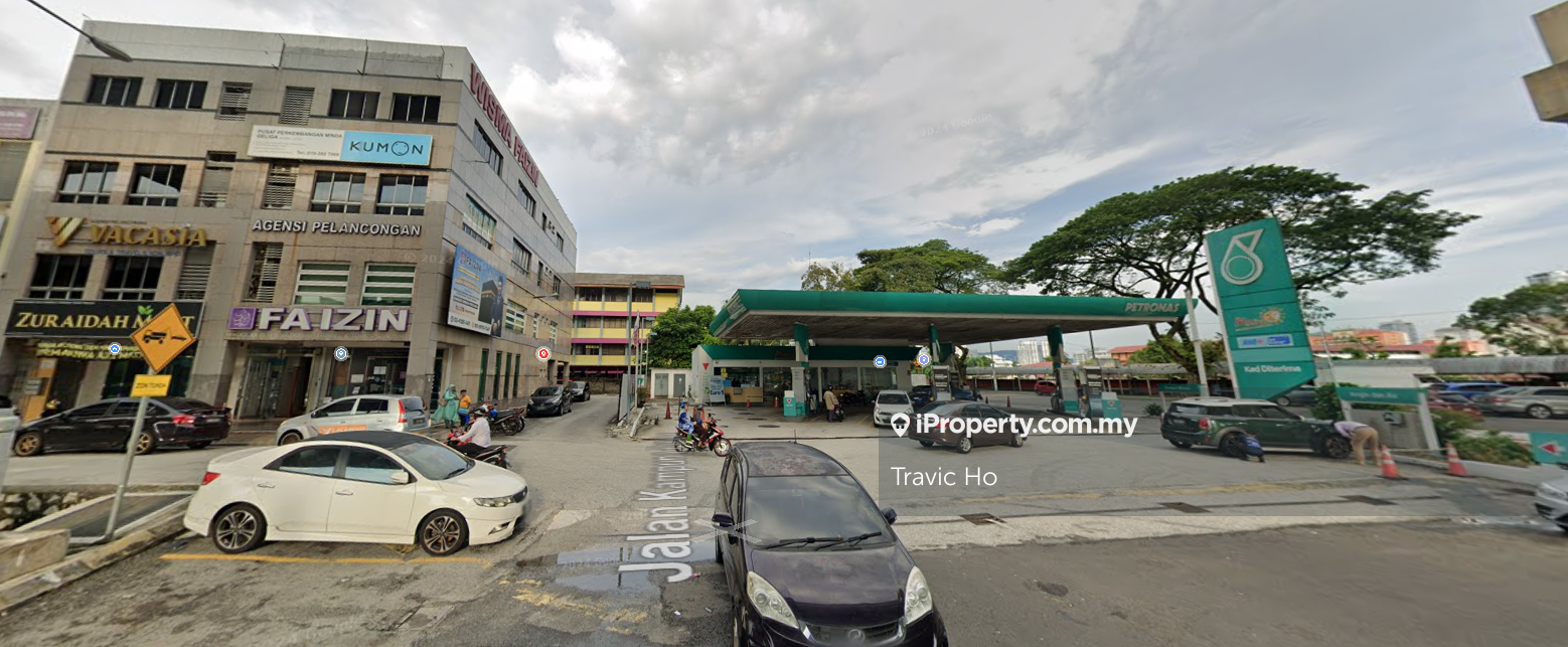 Facing main road high roi