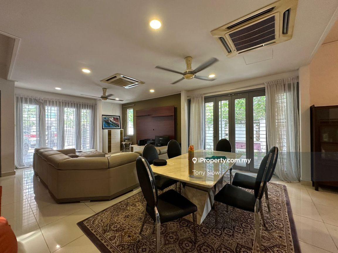 2.5 storey end lot @USJ heights  for Sale