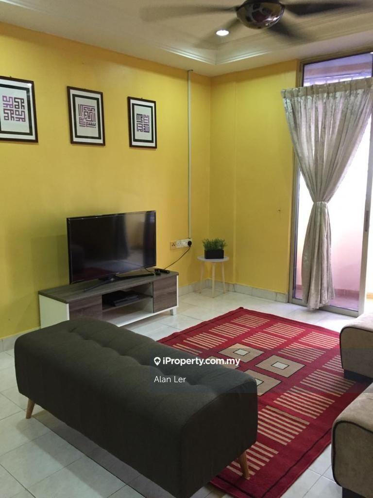 Bayu Puteri Fully Furnished 3-Bedrooms Apartment For Sale