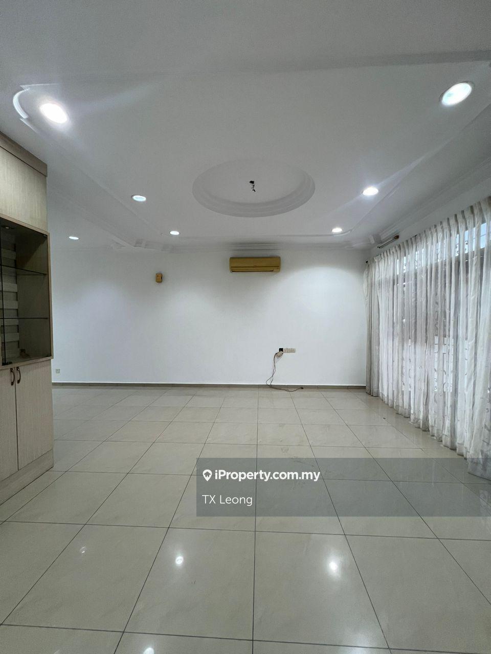 Freehold batu berendam double storey for sale !! Fully extended unit !