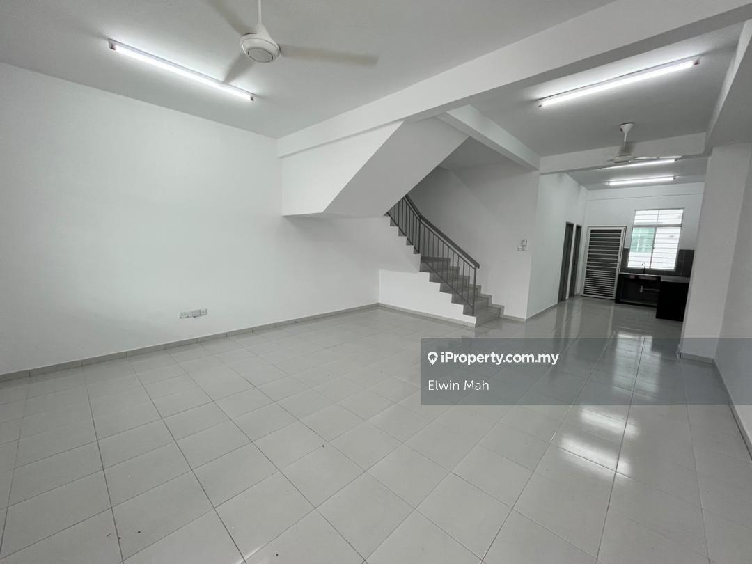 Nice & Murah 2 Storey Terrace With Fully Grill & Kitchen Table Top