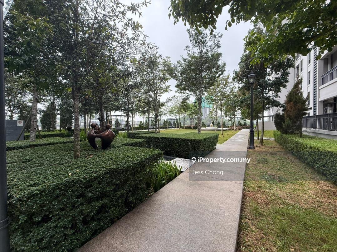 Equine Residence, Seri Kembangan Serviced residence for Sale