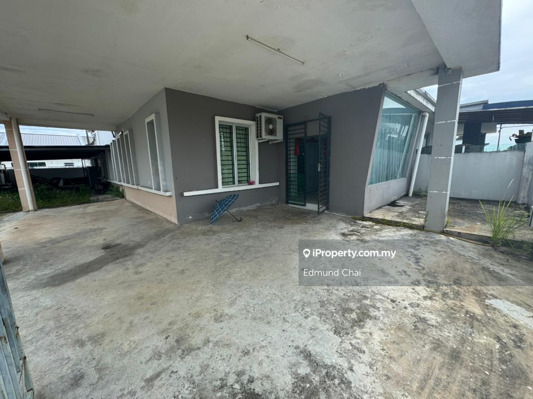 For Rent Single Storey Semi D