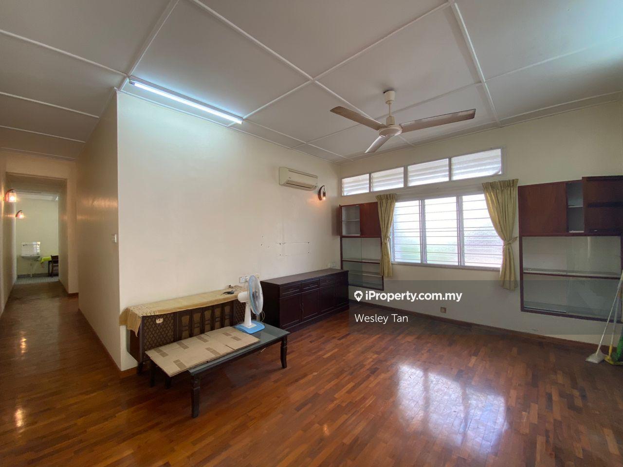 Ujong Pasir Single Storey Semi-D Freehold For Sale