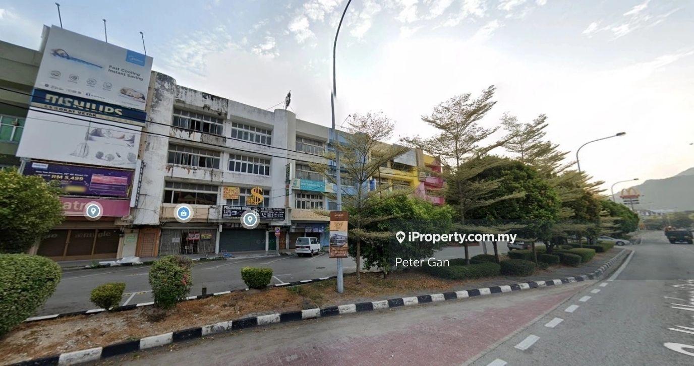 Ipoh Jalan Gopeng 3 Storey Shop facing mainroad