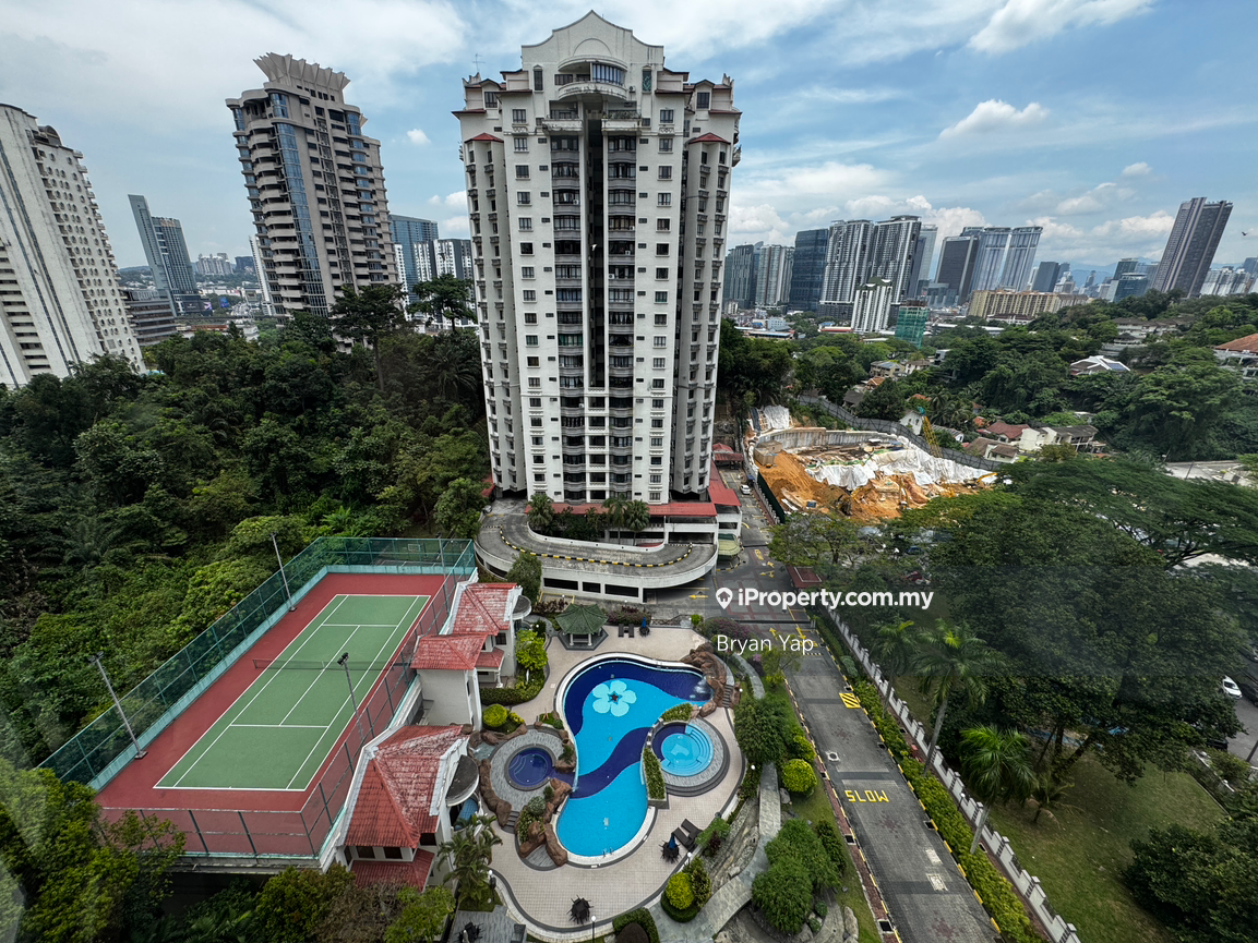 Robson Condominium For Sale