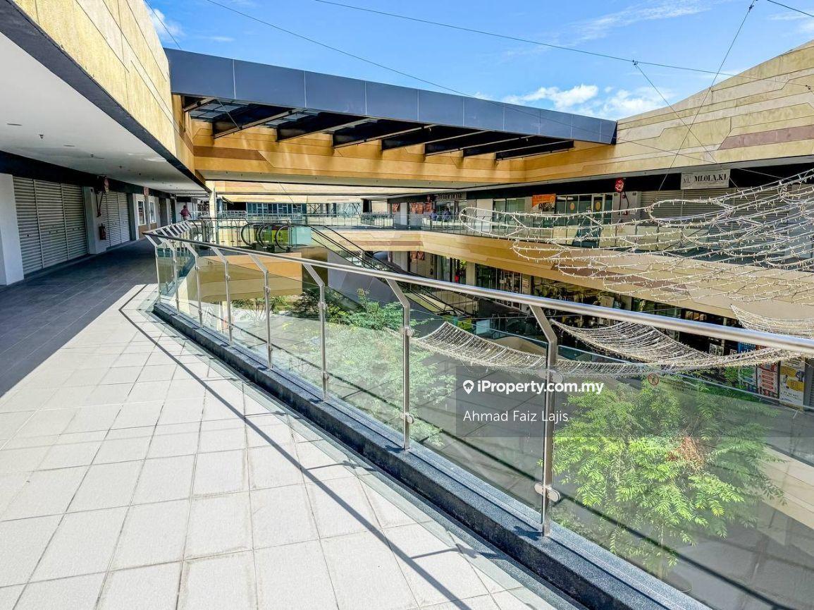 Shop Lot at Ecohill Walk