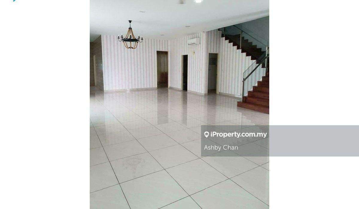 Double sty semi-D for rent, Gated and guarded, partially furnished 