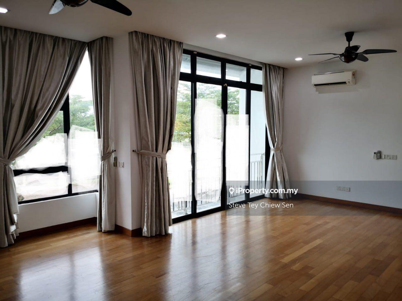 Nusa Duta 3 double storey Bungalow @ Corner lot For Sales