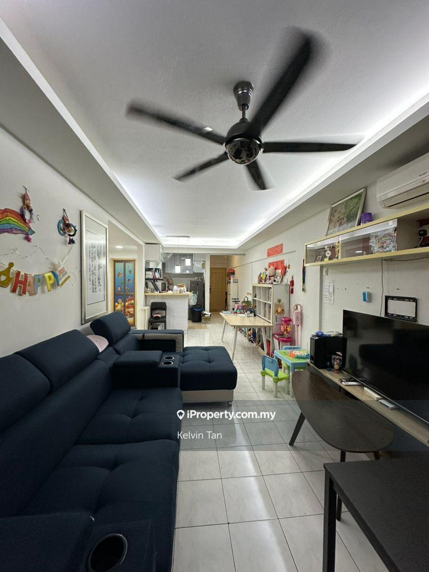 Selasih Apartment Block A with lift For Sale!!