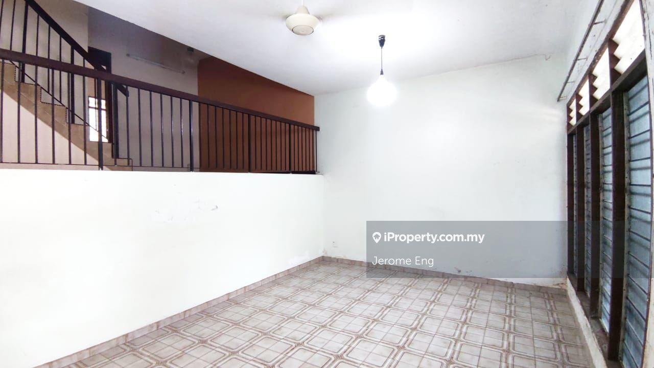 2 Storey Terrace in Greenlane for Sale