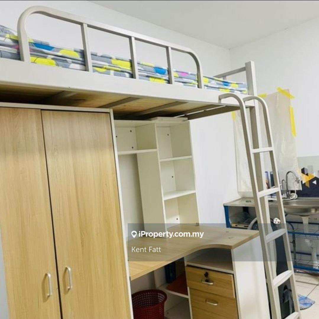 5 Bedroom 3 Bathroom Condominium For Sale