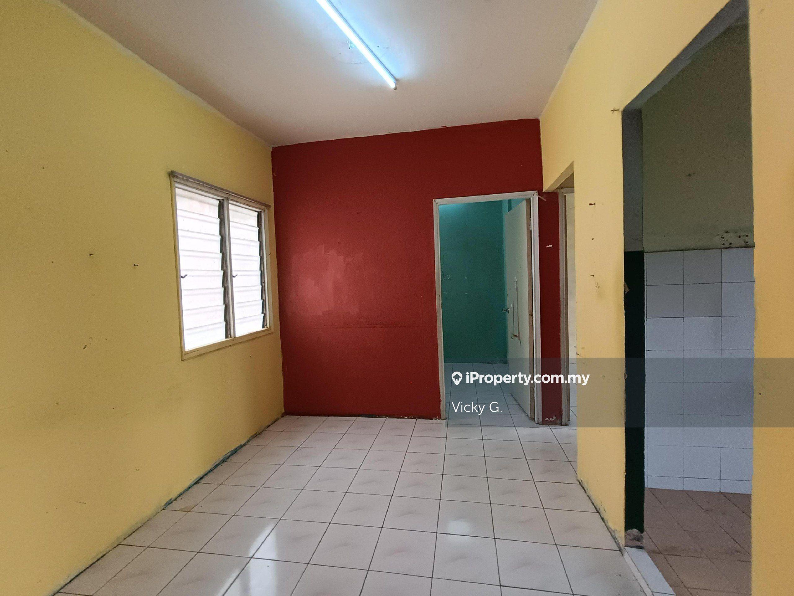 Freehold Corner Unit at Palma Apartment, Bandar Country Homes, Rawang