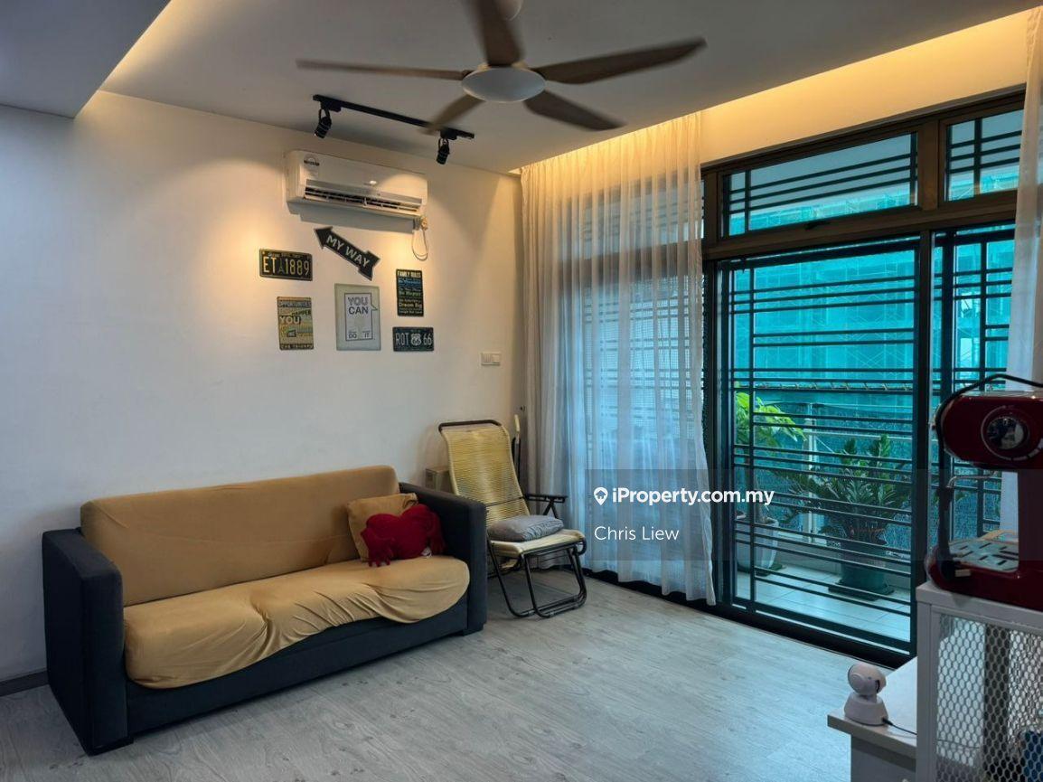 Parc Regency near Lotus, Taman Molek, sells below bank value