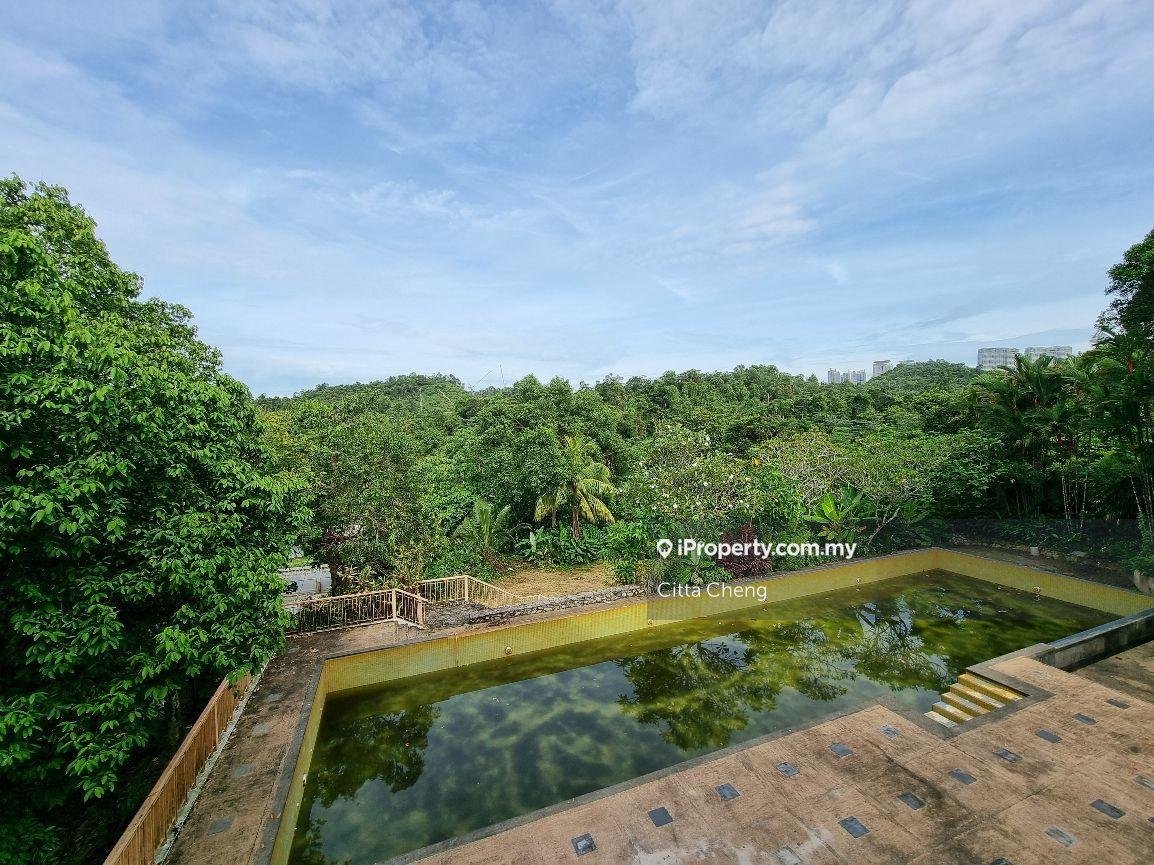 Bungalow house with big land for sale
