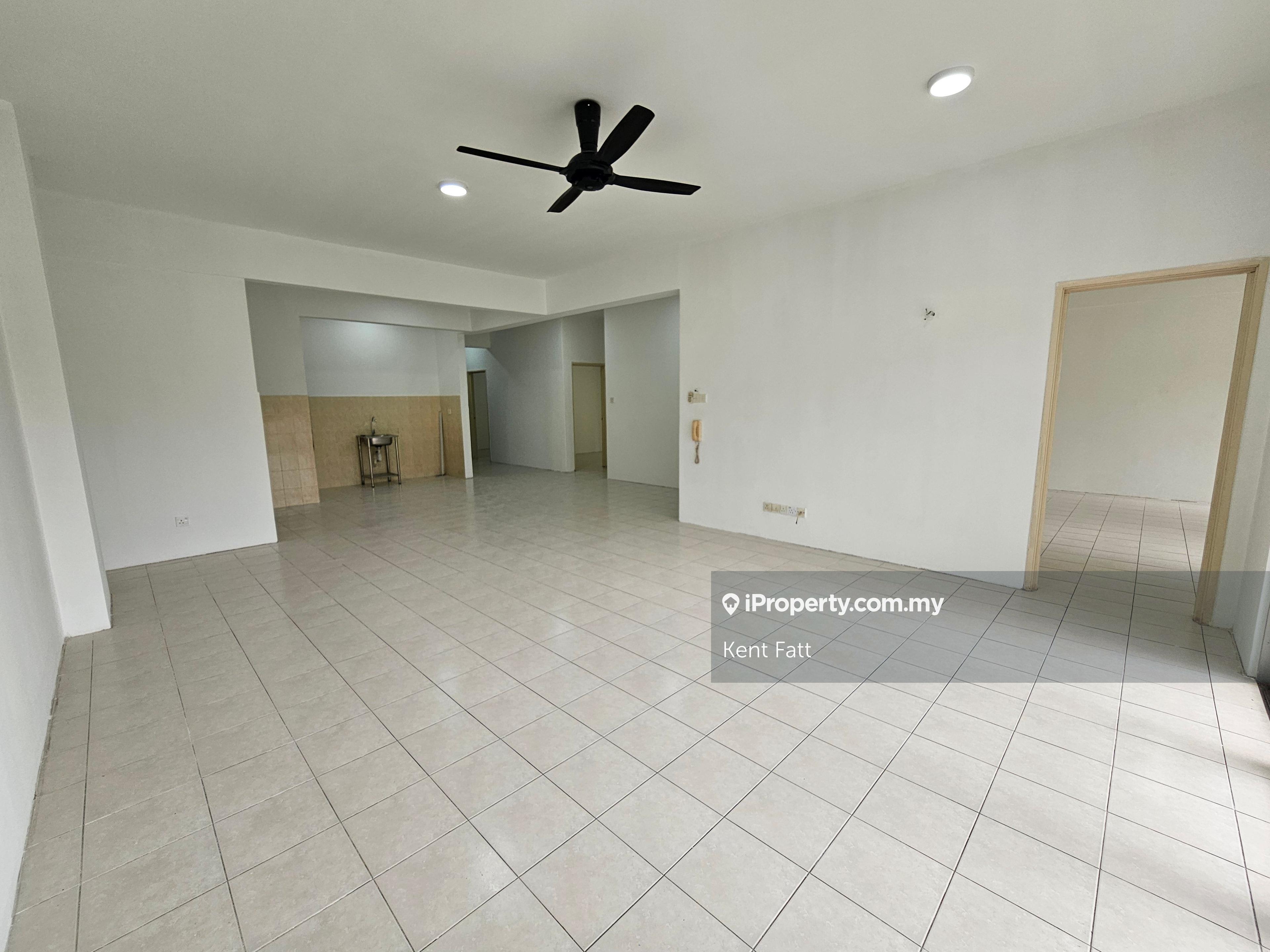 Low Floor Fully Refurbished Unit 2 Car Park Condominium For Sale