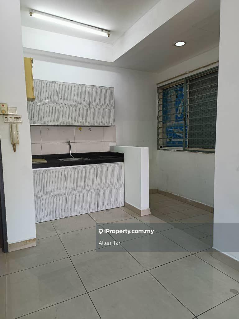 Zenith Residences Condo, 990sf, 3r2b, Partly, 1cp, Kelana Jaya, LRT,PJ