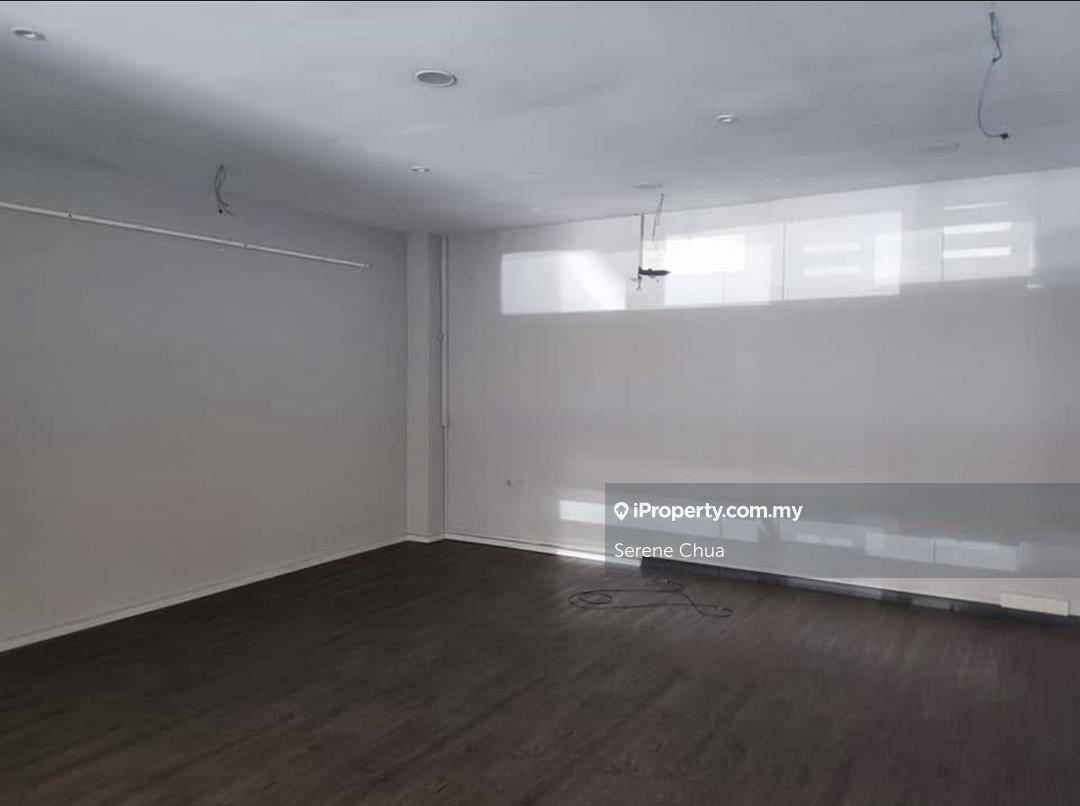 Bukit indah ground floor unblock floor tiles plaster ceiling for rent