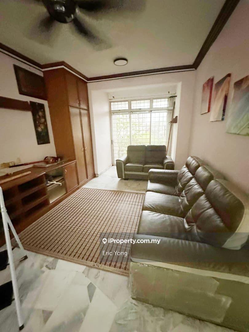 Ground floor unit and low rise for rent at casa ria