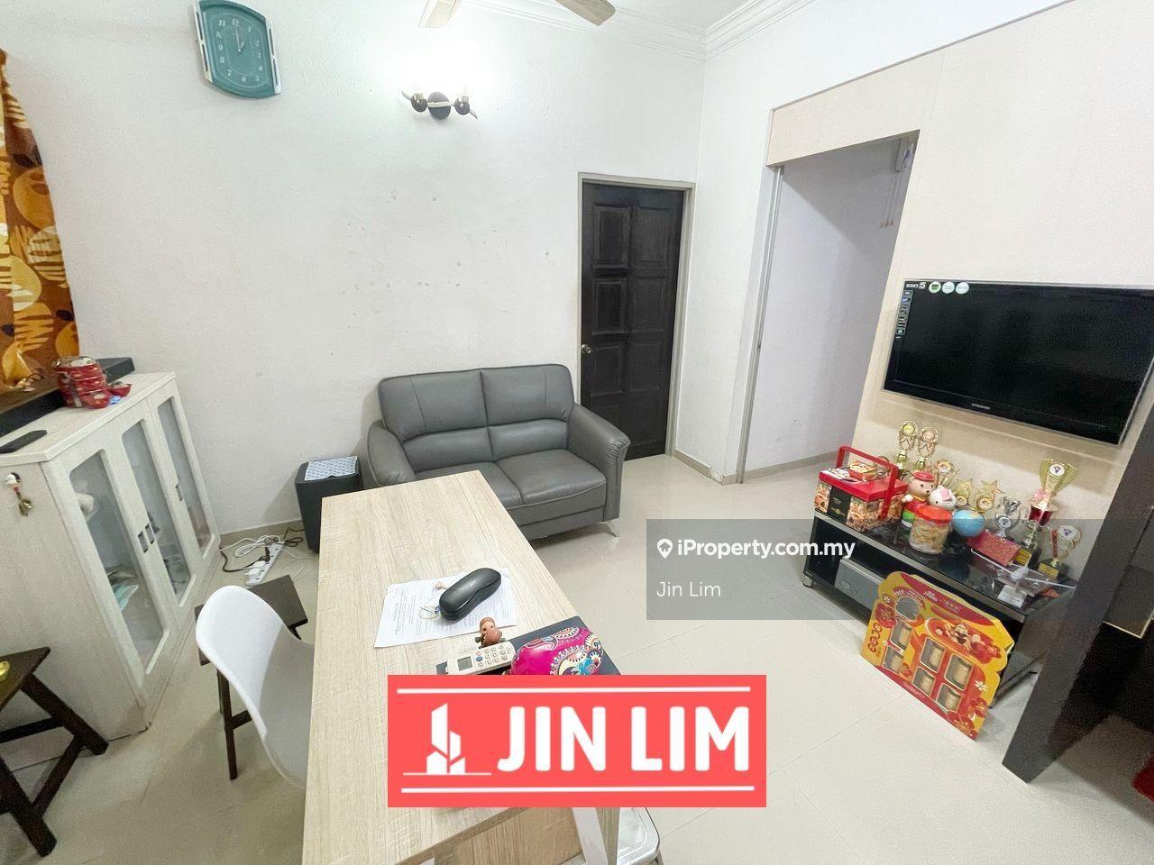 Rare unit in Lucky Garden for sale, call now for appointment.