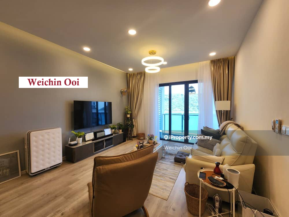 Queens Waterfront 3 Bedrooms Sea View Unit For Sale
