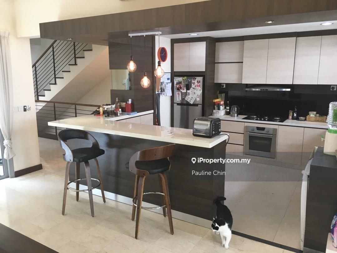 Terrace house for Sale