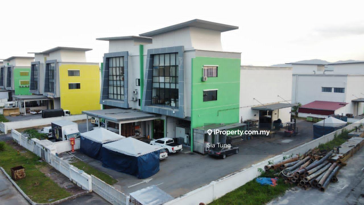 Cheap Corner 3 storey Semi-D S.I.S 228 Industrial Semenyih