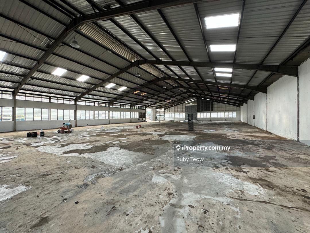 Pasir Gudang - Semi-Detached Factory for Rent