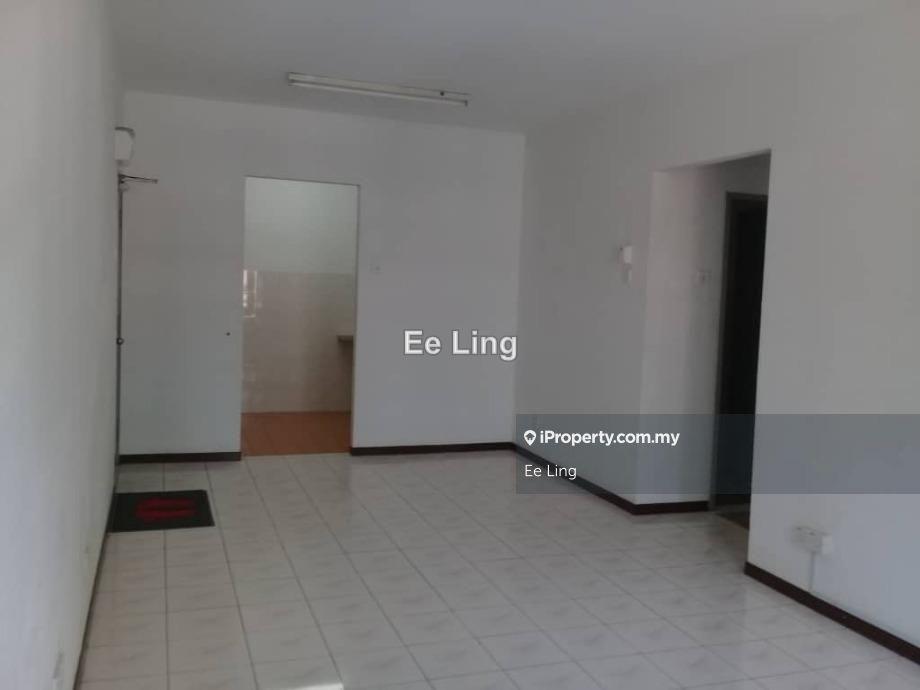 Ground floor desa tanjung apartment for sale,pusat bandar puchong,3r2b