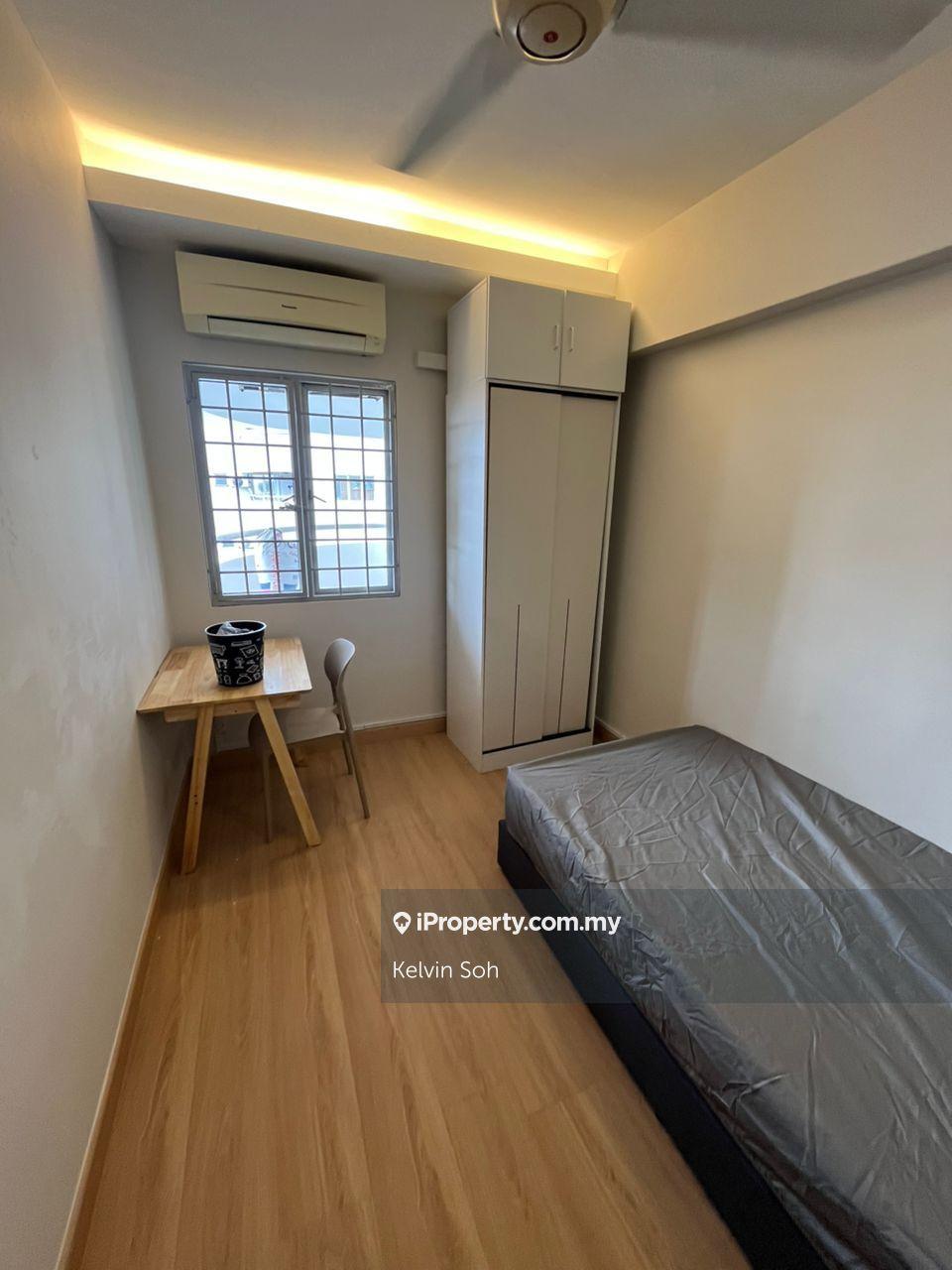 Kiara 2 Small Room 