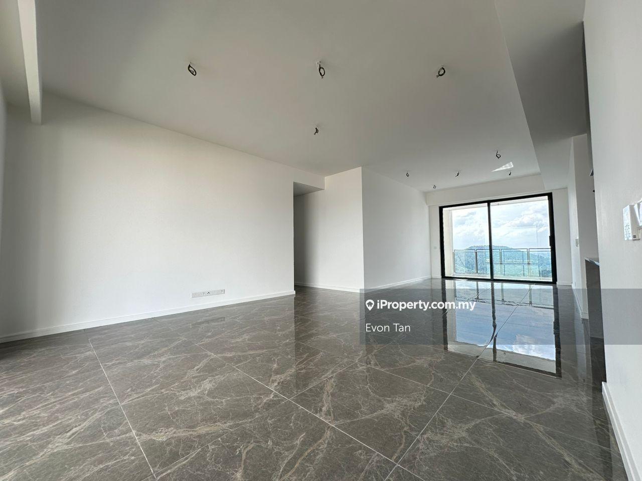 A Luxury Stay by the Lake in Desa Parkcity 
