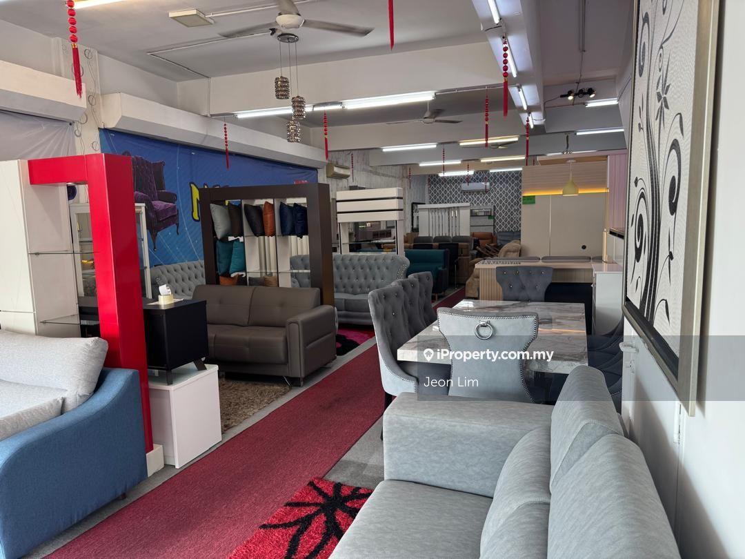 Ground Floor Commercial Unit 25x80 @ Bandar Batanic for Rent
